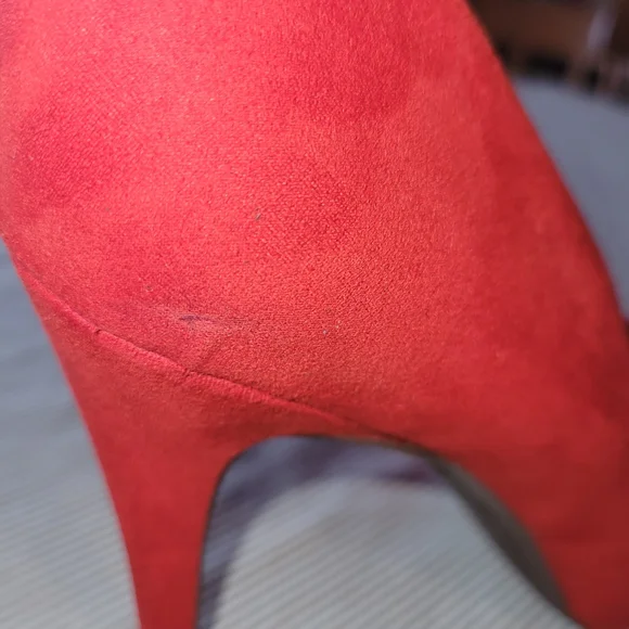 Jessica Simpson Striking Red Heels - Like New - Runs Small (Fits Like 9.5/10) - Picture 3 of 7